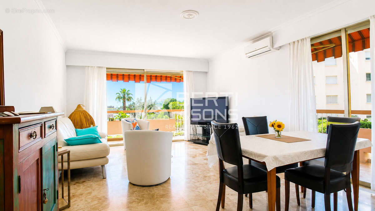 Appartement à MANDELIEU-LA-NAPOULE