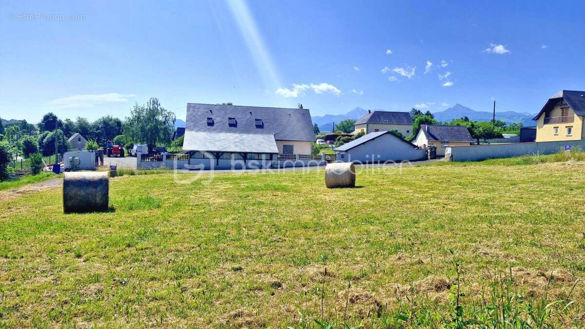 Terrain constructible totalement viabilisé avec vue sur les Pyrénées - photo 5