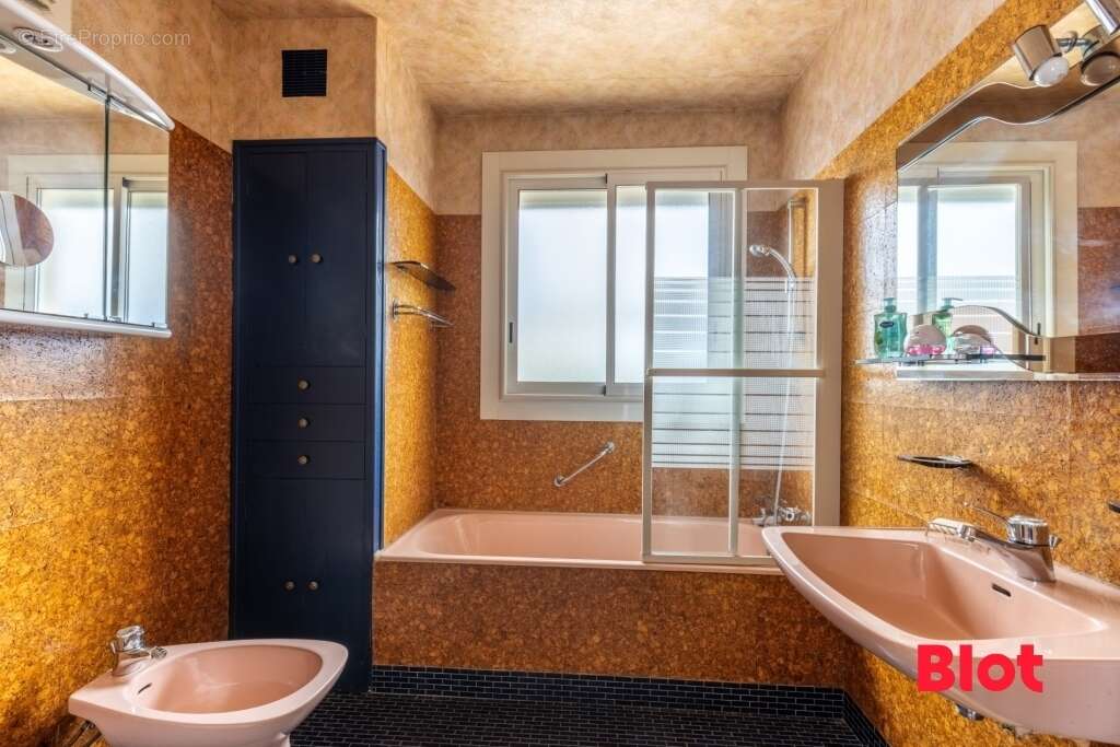 Maison à VERN-SUR-SEICHE