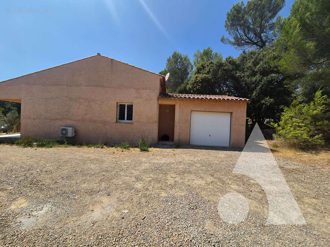 SILLANS-LA-CASCADE ? Maison de plain-pied de 88 m² sur terrain de 1.500 m² ? 282.000 - photo 2