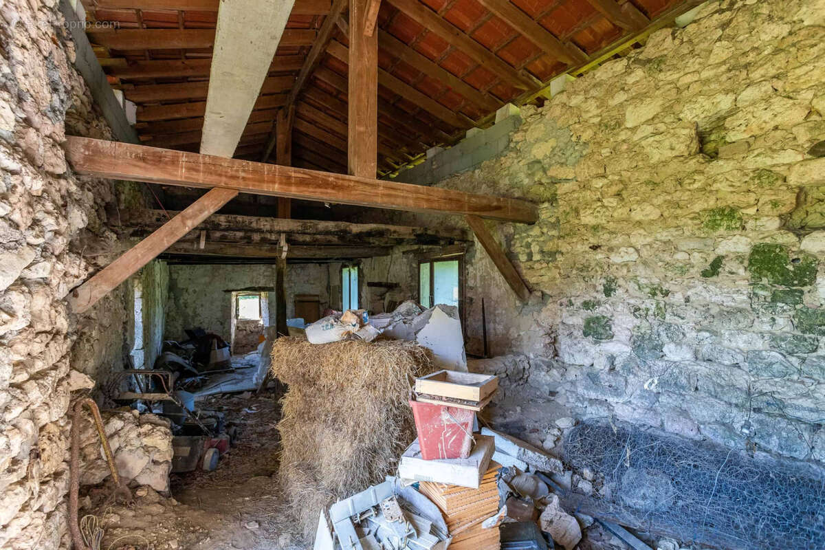 Country property - photo 27