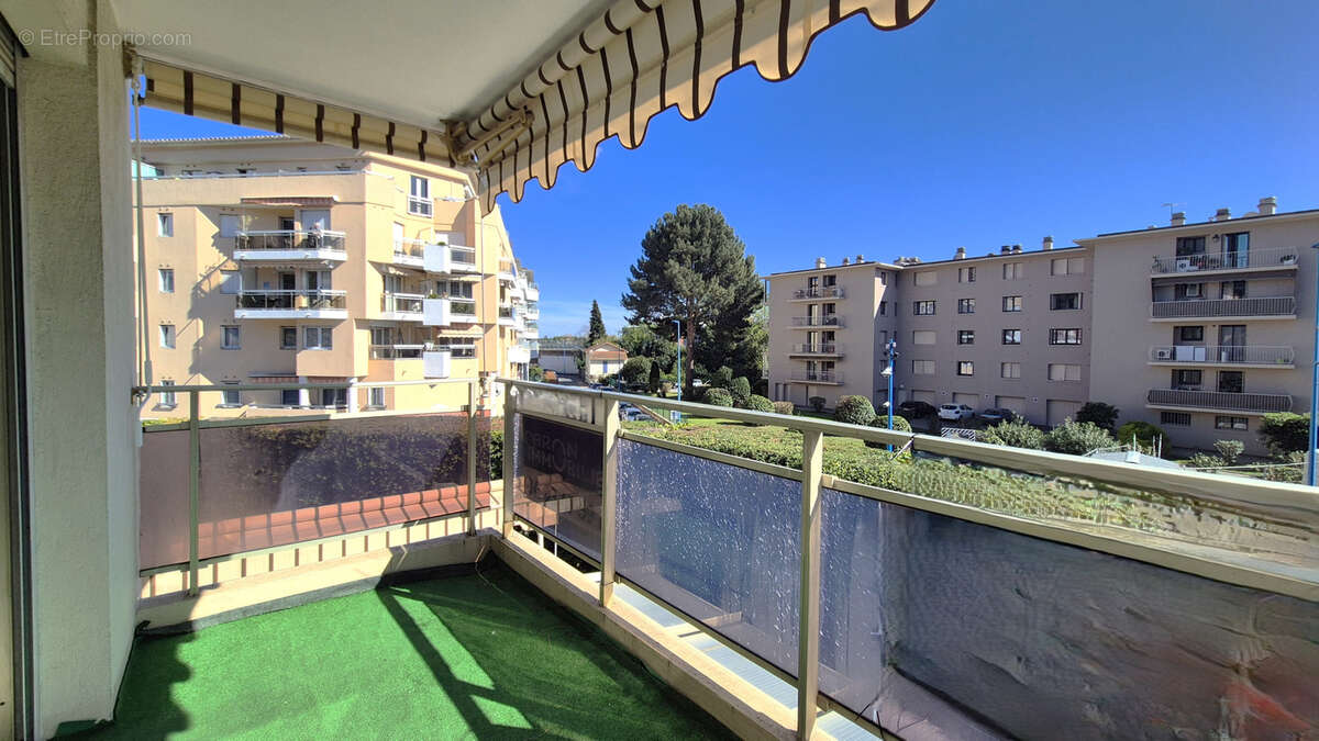 Appartement à MANDELIEU-LA-NAPOULE