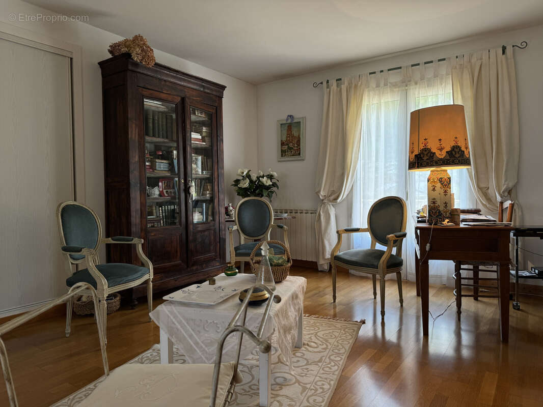 Maison à BARBEZIEUX-SAINT-HILAIRE