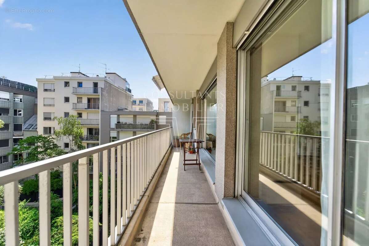 Appartement à PARIS-15E