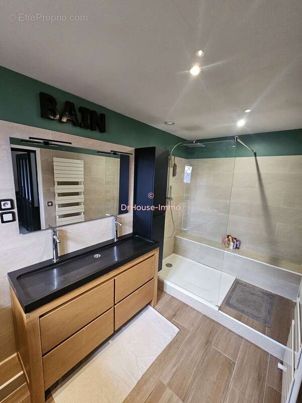 Maison 155 m² à Ambares-Et-Lagrave  - photo 15