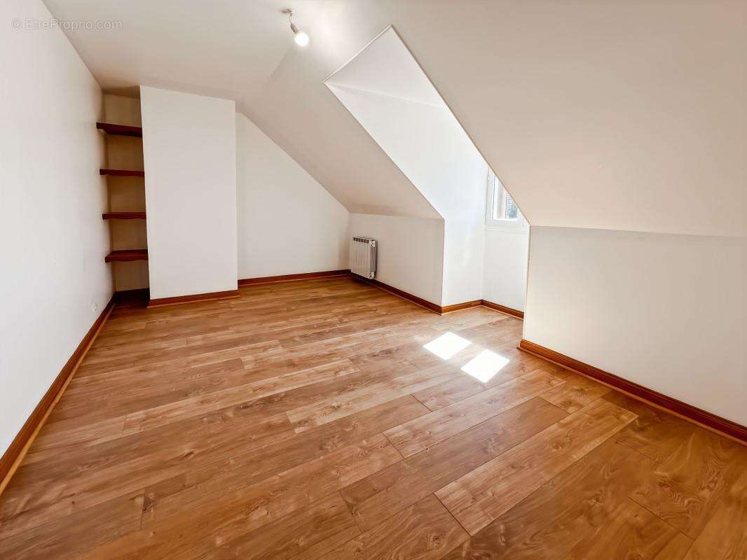 Pavillon familial de 121 m² sur sous-sol complet - Centre Patay  - photo 8
