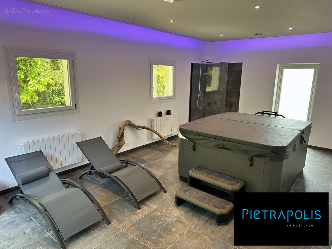 Maison à PONT-DE-VEYLE