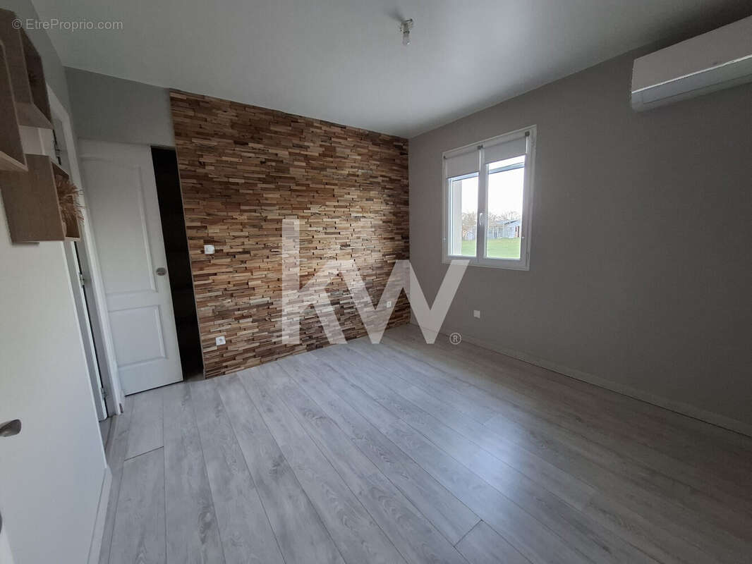 Maison 160 m² à Prunay-Cassereau  - photo 5
