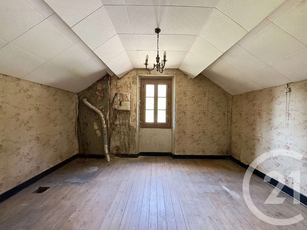 Maison 79 m² à Thiron-Gardais  - photo 6