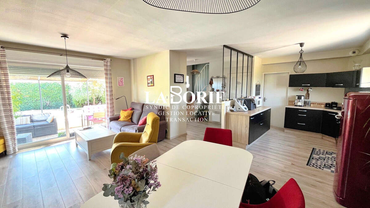 Maison 98 m² à Rochefort-Du-Gard  - photo 8