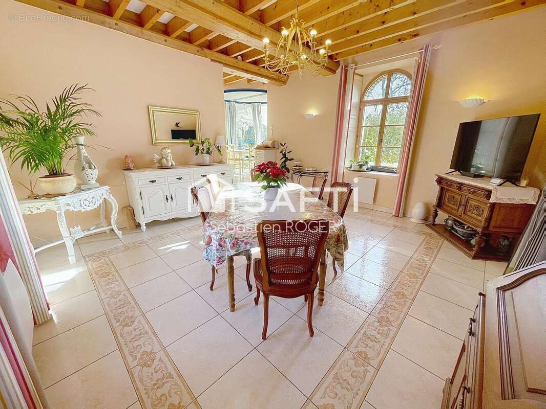 Photo 7 - Maison à MONTSURS