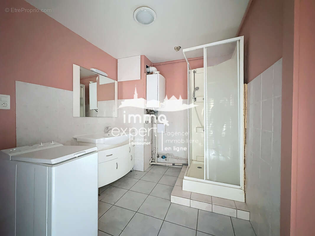Appartement à MIRECOURT