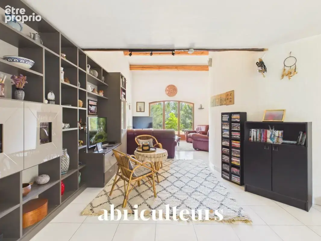 Propriété de 308 m² sur 1 hectare — 8 pièces — Lambesc (13410) - photo 6