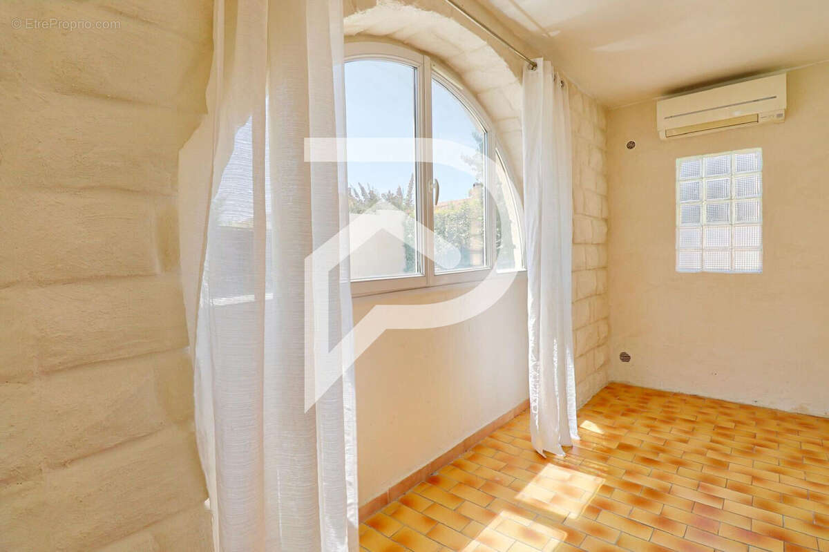 Appartement à VINON-SUR-VERDON