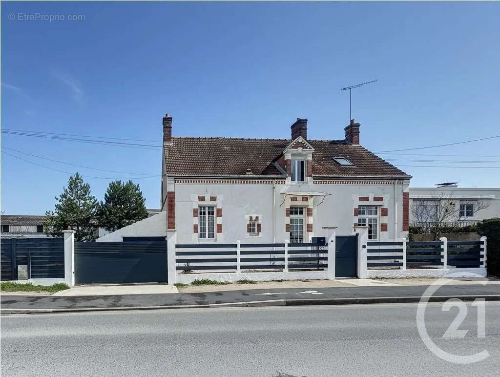 Maison à LA FERTE-SAINT-AUBIN