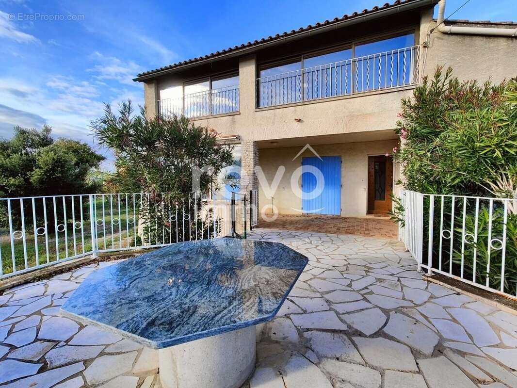 Maison à LA BAUME-DE-TRANSIT