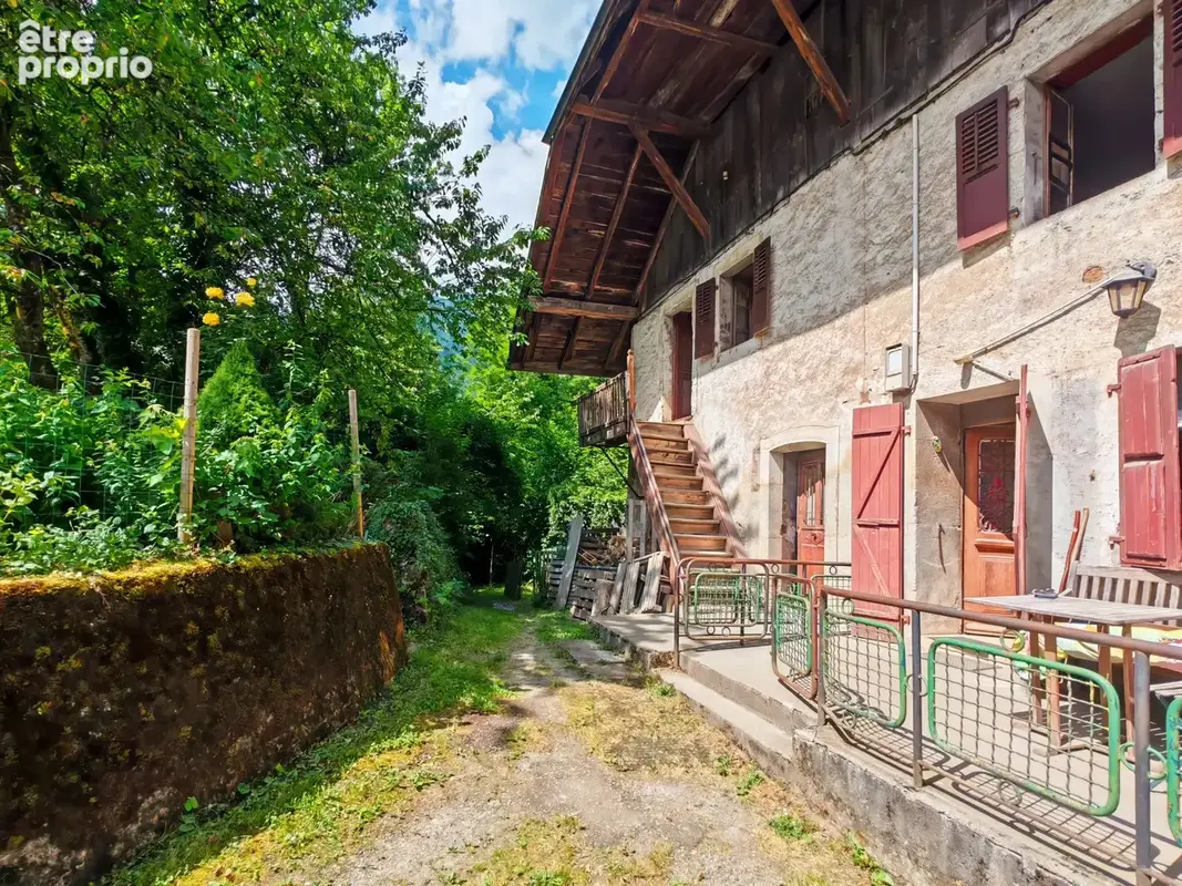 Maison 8 pièces 220 m² à vendre à Saint-Jeoire (74490) - photo 2