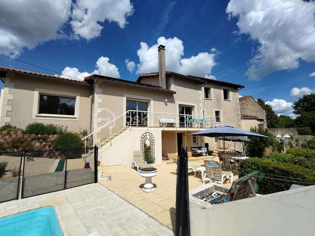 Maison à PAYRE