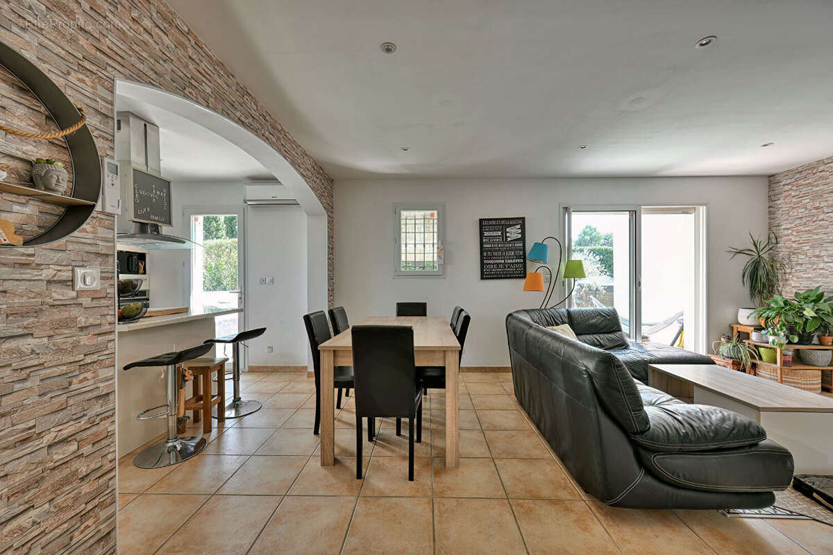 Maison à AIMARGUES