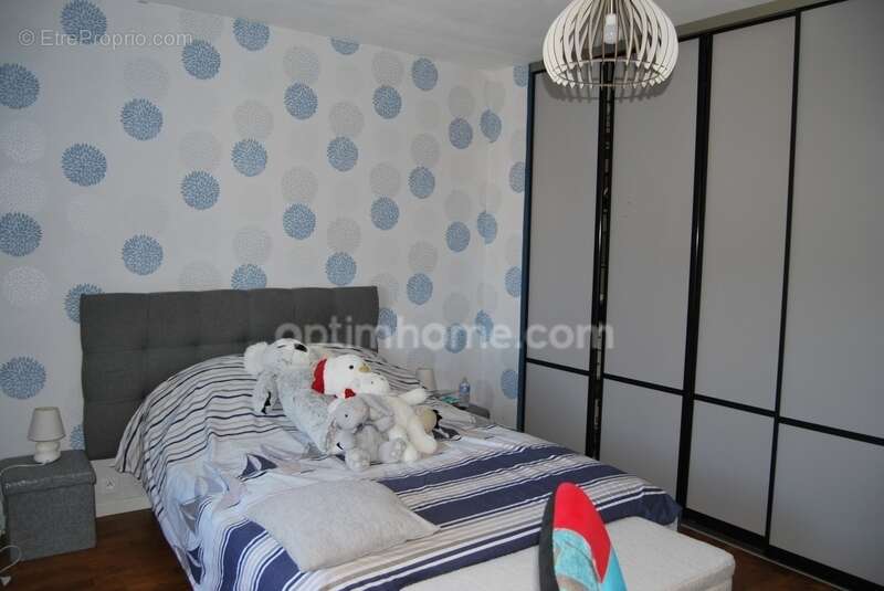 Maison de 120m2 à 5 minutes du bourg de BRIE et de CHAMPNIERS (16) - photo 11