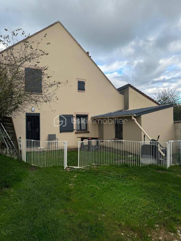 Maison à COULOMMIERS