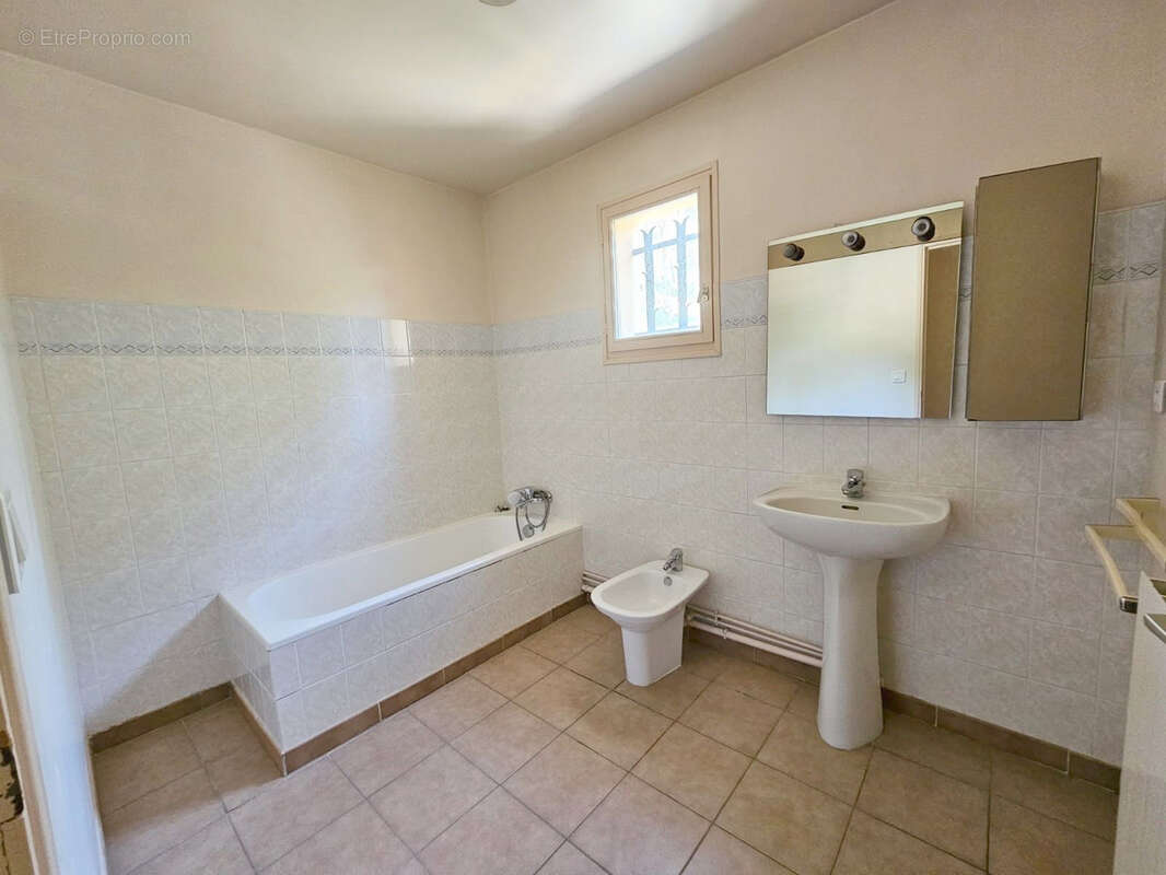 Maison à CARQUEIRANNE