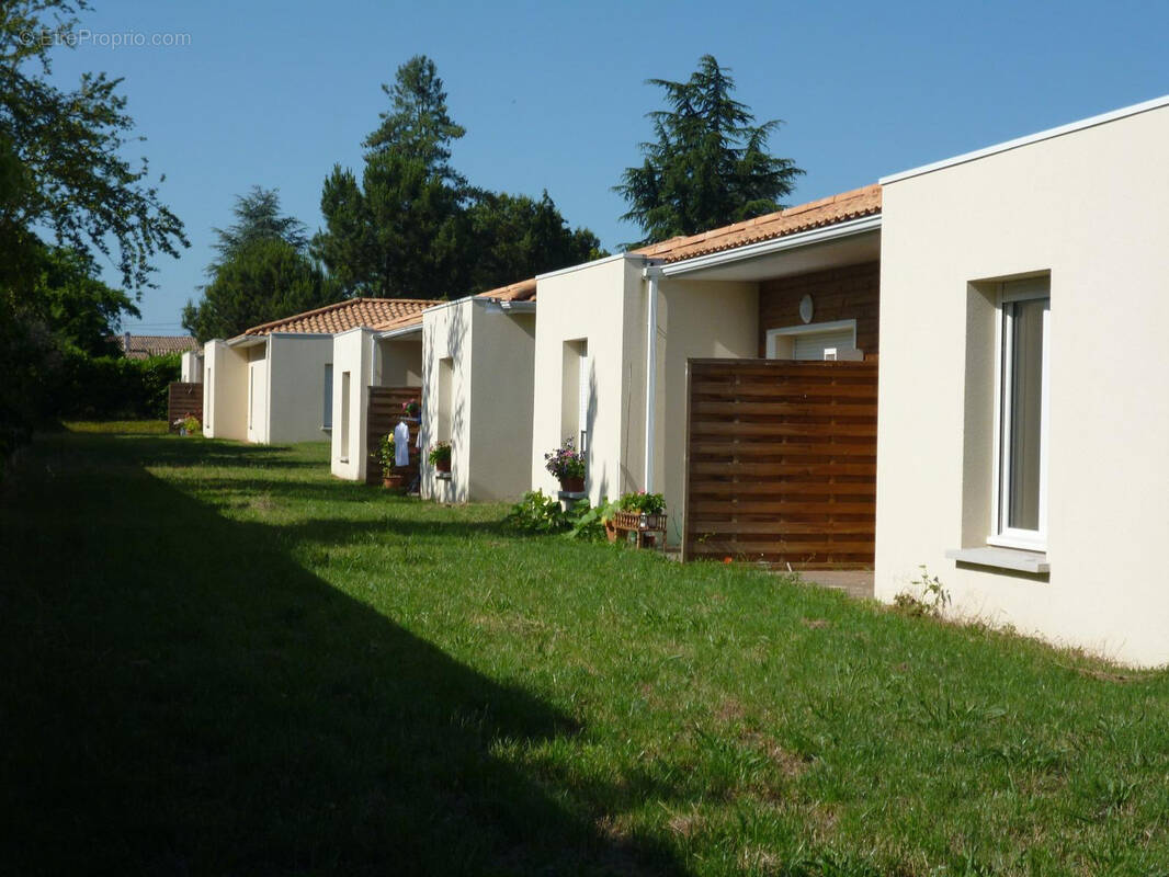 Appartement à PORTETS