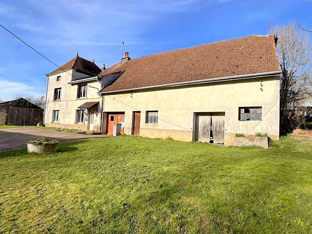 Maison à SENONCOURT
