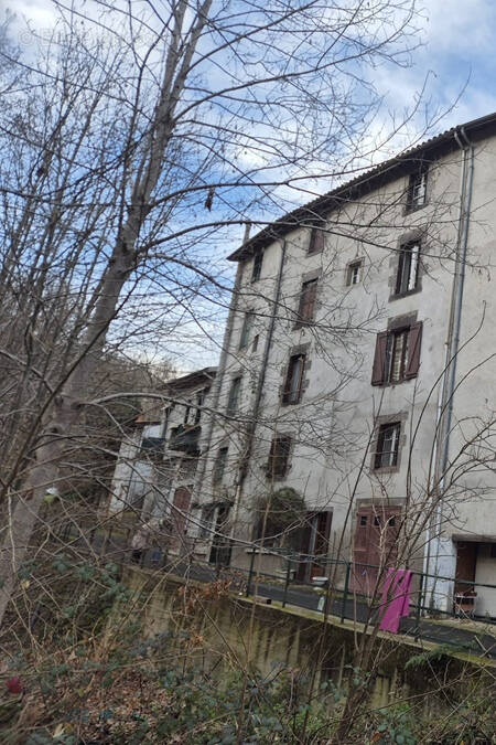 Maison à LA MONNERIE-LE-MONTEL