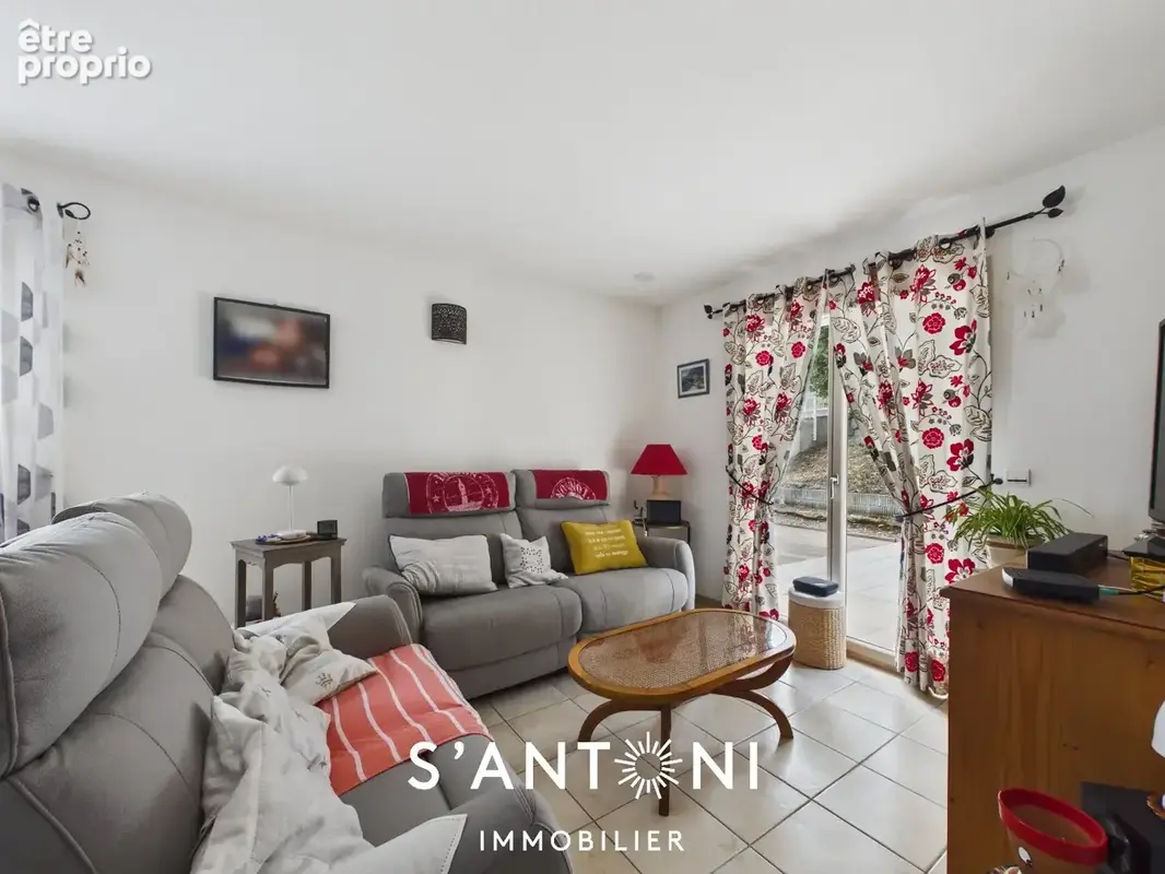 Lézignan-la-Cèbe  Maison plain-pied avec piscine - photo 3