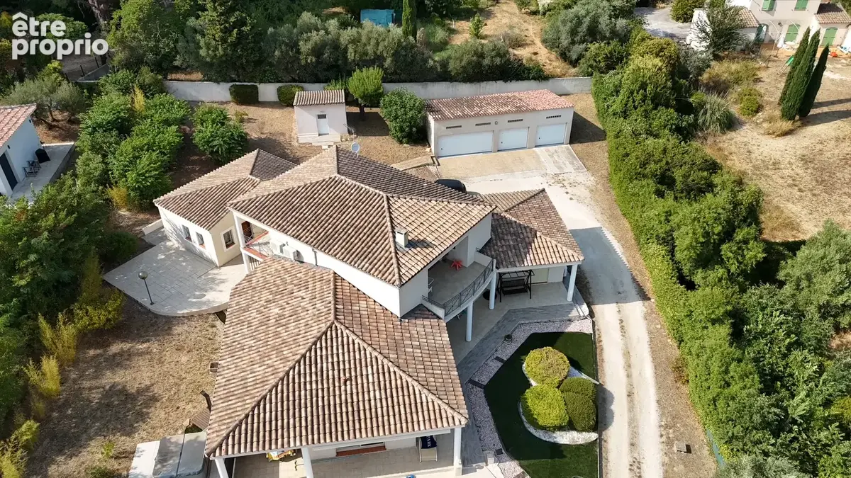 Villa d'architecte 202m2 + dépendances - Parc arboré de 2512m2 - Piscine Allauxch - photo 9