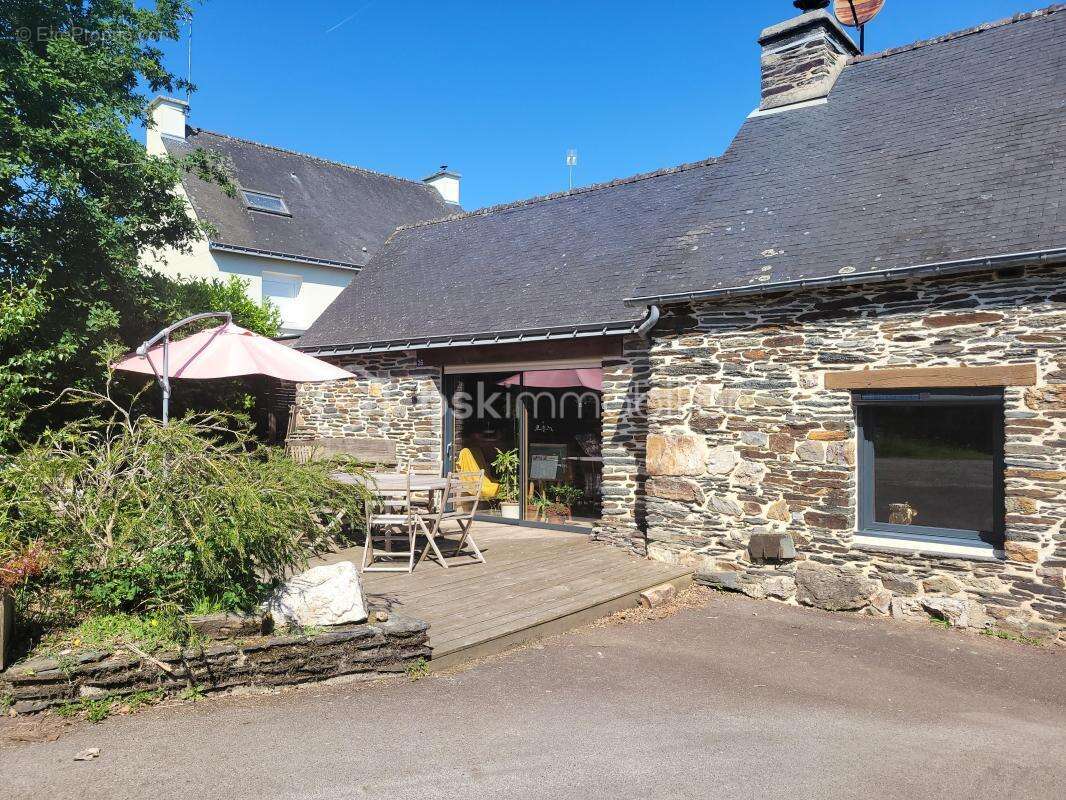 Maison à MUR-DE-BRETAGNE