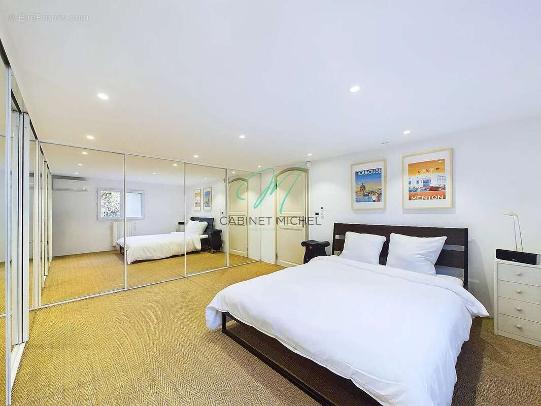 Maison à ROQUEFORT-LES-PINS