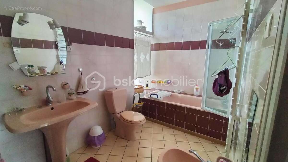 Maison à CHENEHUTTE-TREVES-CUNAULT