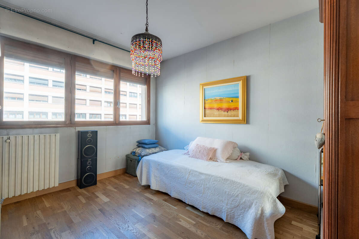 Appartement à MARSEILLE-2E