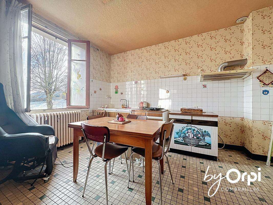 Maison à GOUTTIERES