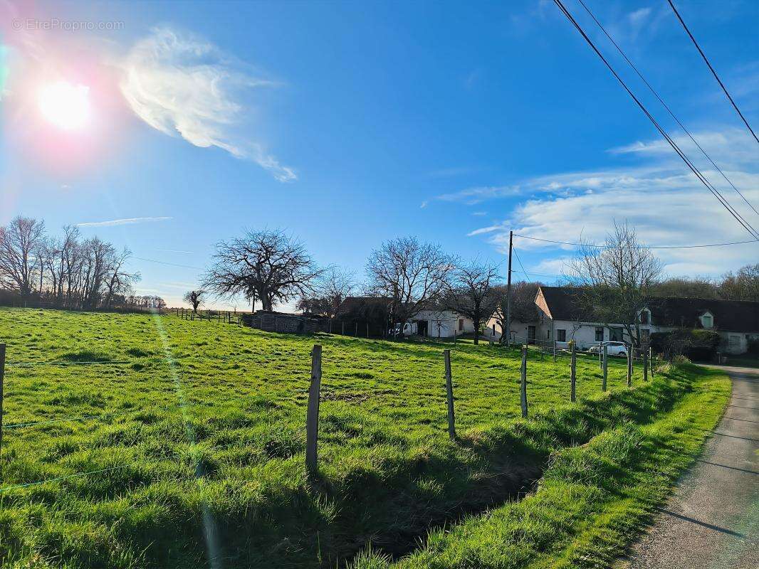 A SAISIR : ancien corps de ferme avec fort potentiel ! - photo 9