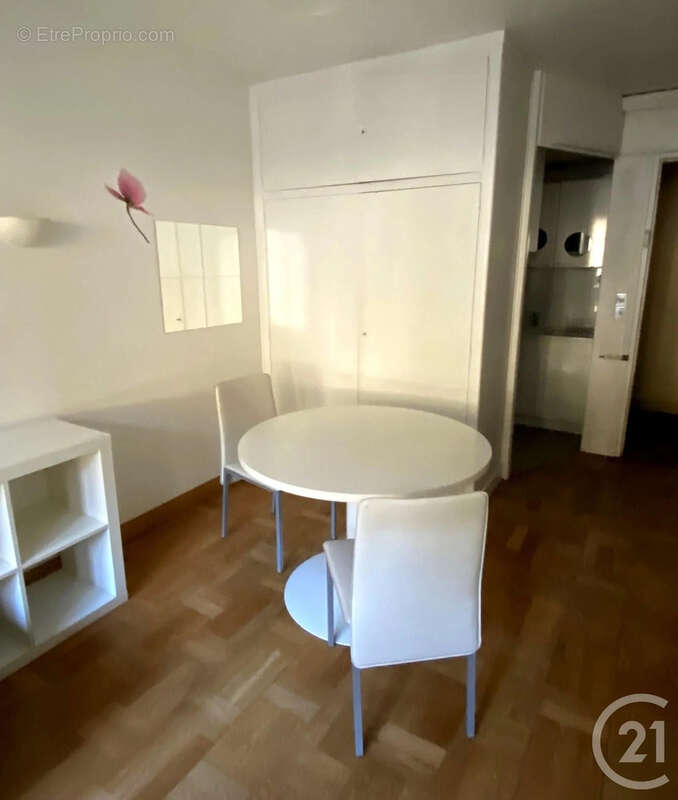Appartement à NEUILLY-SUR-SEINE