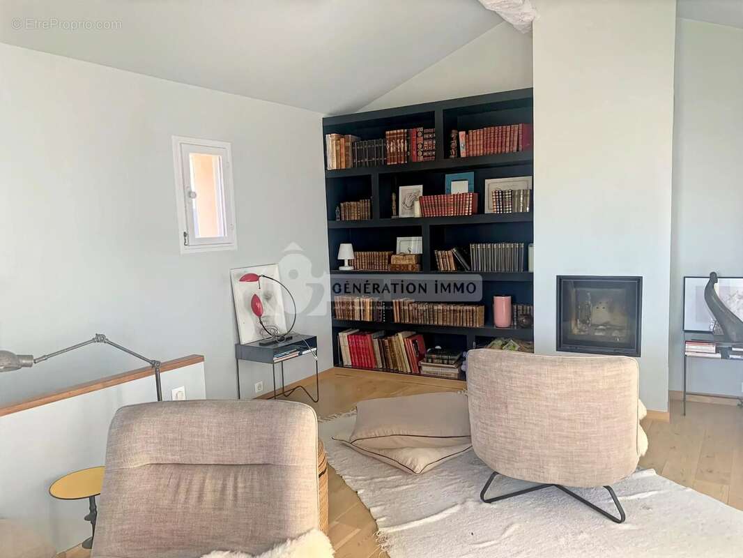 Maison à FONTVIEILLE