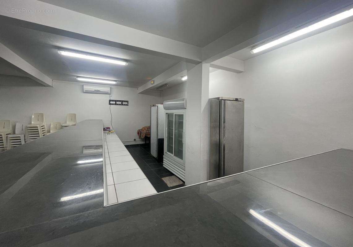 Commerce à LES TROIS-ILETS