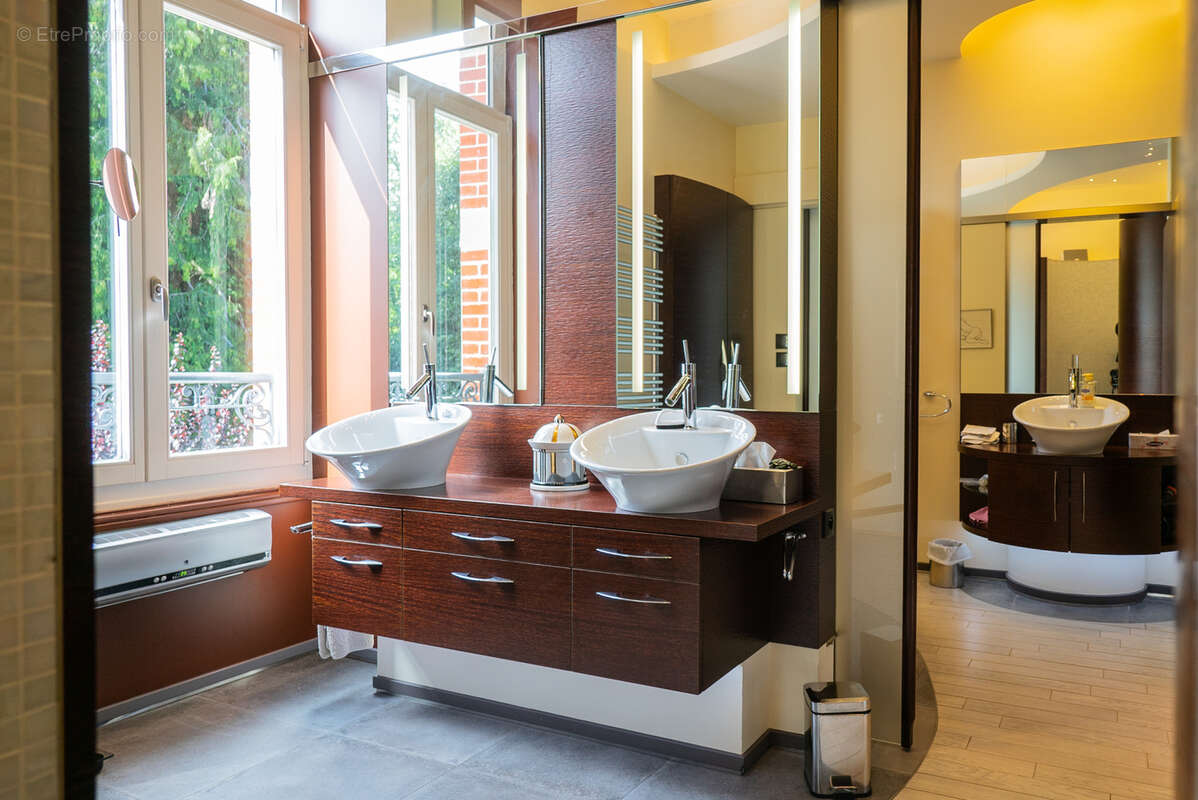 Maison à ROUGEMONT-LE-CHATEAU