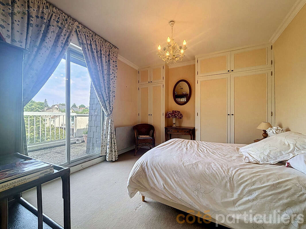 Appartement à SAINT-CYR-SUR-LOIRE