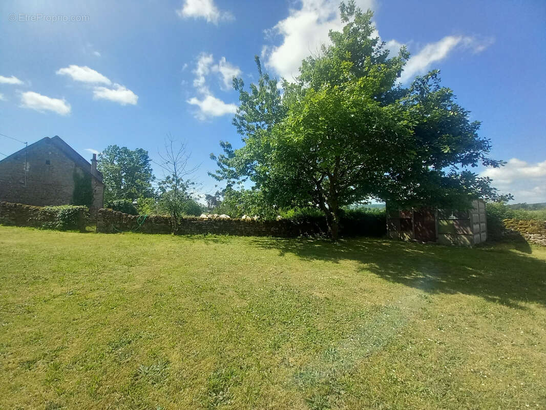 Maison à LURCY-LE-BOURG