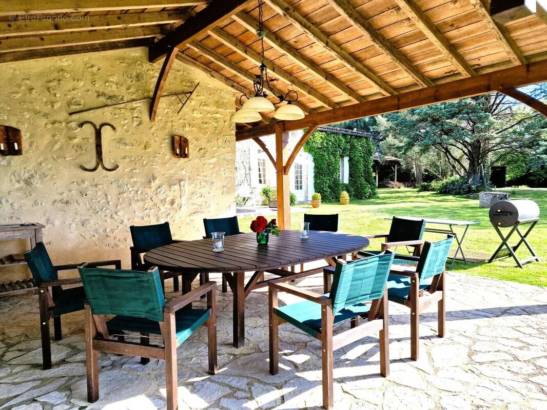 Superbe domaine de campagne avec trois habitations, piscine et court de tennis à seulement vingt minutes de Saint-Émilion - photo 18