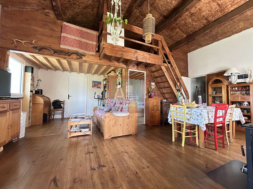 Maison de plain-pied sur terrain arboré de 2 200 m2 - photo 3