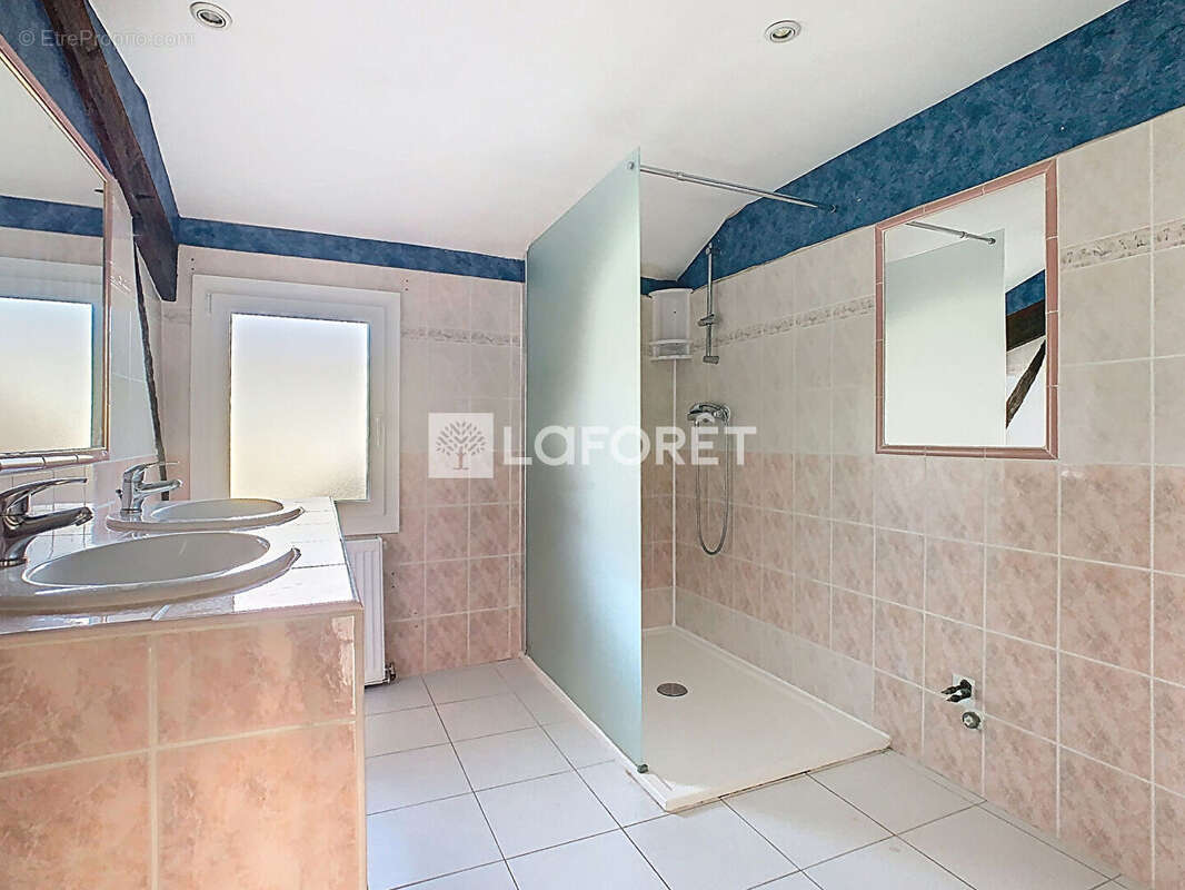 Maison à LA CROIX-EN-CHAMPAGNE