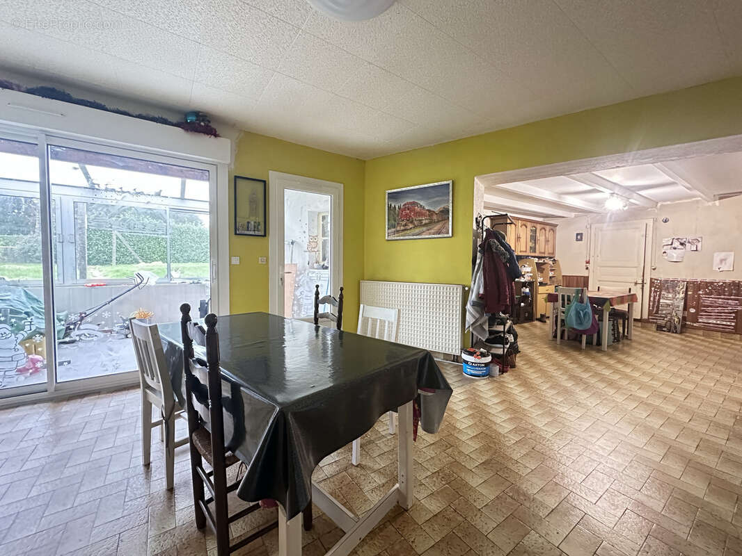 Maison à SAINT-ETIENNE-DU-BOIS