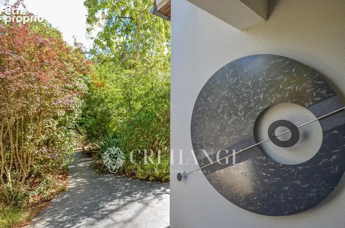 La Celle-Saint-Cloud — Maison familiale contemporaine avec piscine, hammam et jardin paysagé - photo 28