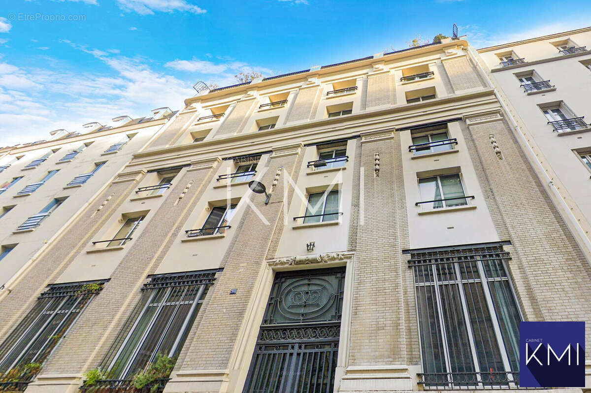 Appartement à PARIS-18E