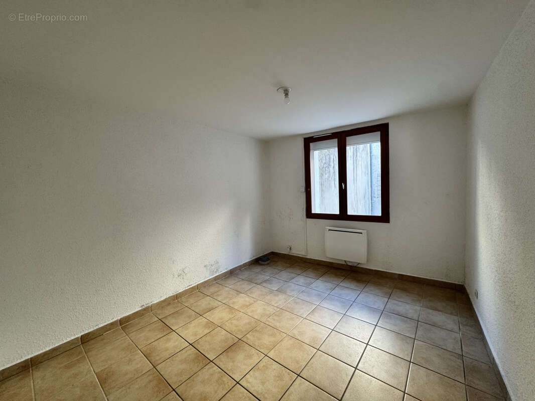 Appartement à SOLLIES-PONT